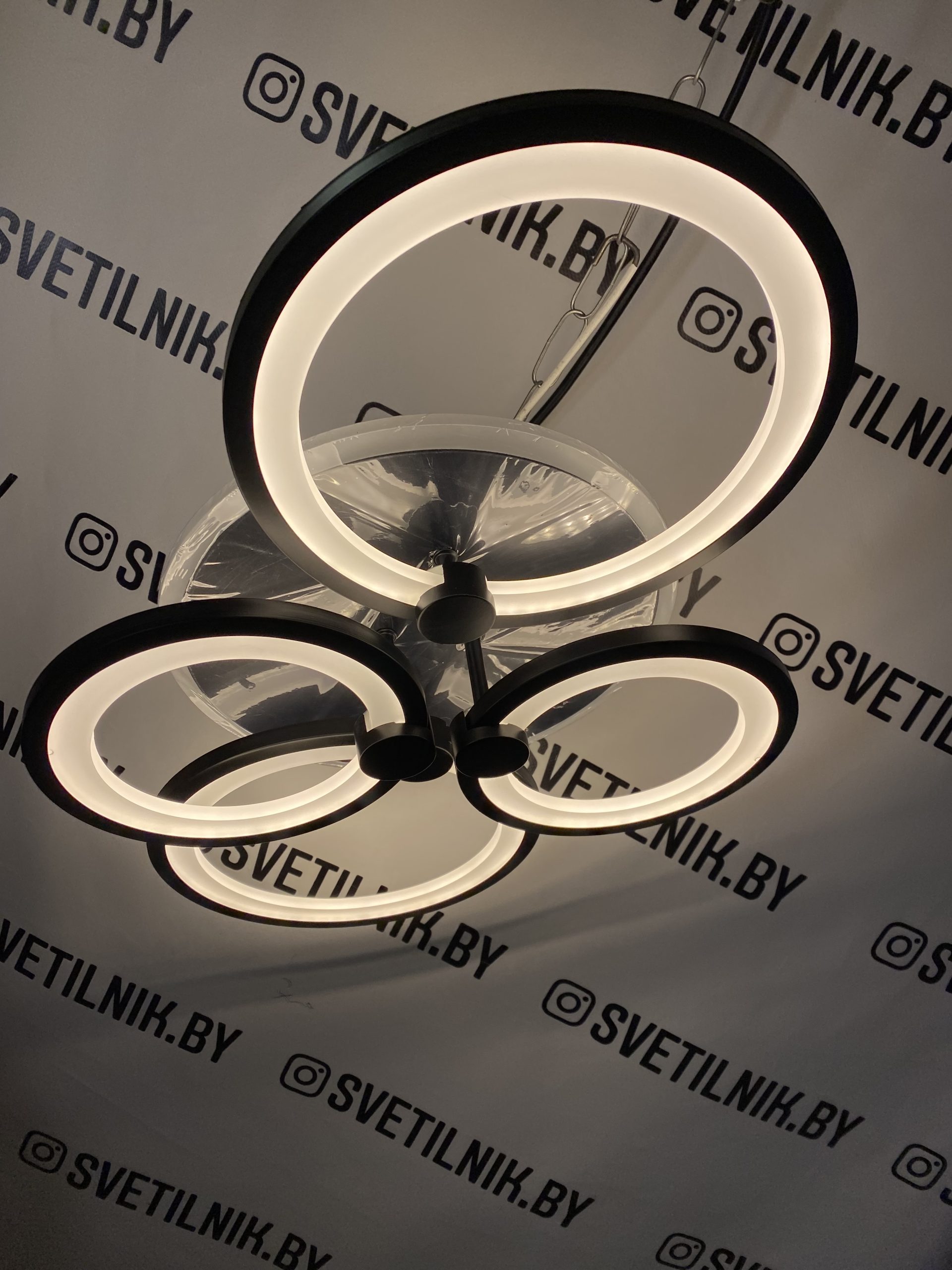 Умный Светодиодный светильник с возможностью управления смартфоном и пультом ДУ 7311/4 BK