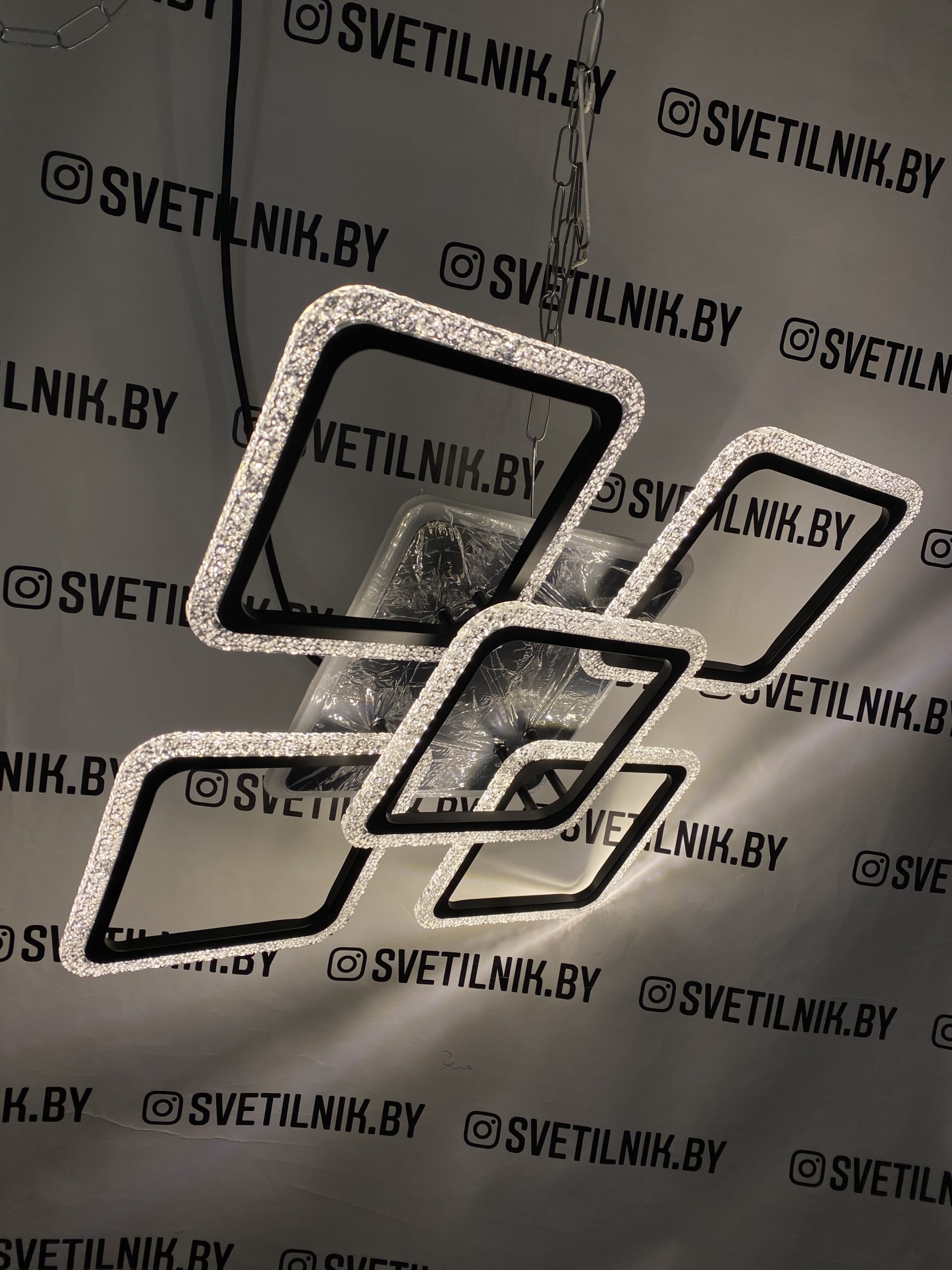 Светодиодный светильник с возможностью управления смартфоном и пультом ДУ 8502/4+1 BK — изображение 3